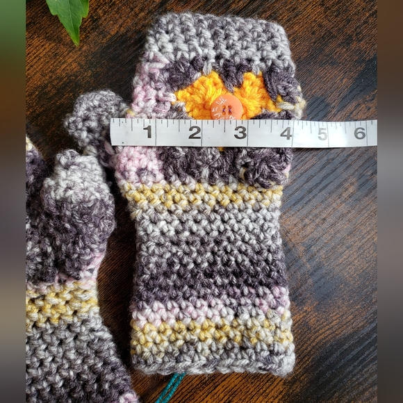 NWT* Handmade Fingerless gloves💜 super soft acrylic yarn, MarpleMade Designs, - Picture 5 of 9